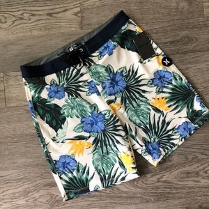 Brand New w/Tags!!  Men’s Hurley Boardshort ~ 32